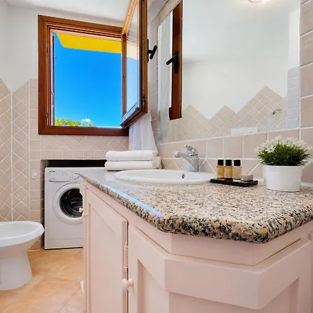 Nyaraló Three Bedroom Sea View In Cala Granu Shared Pool 200m From The Porto Cervo